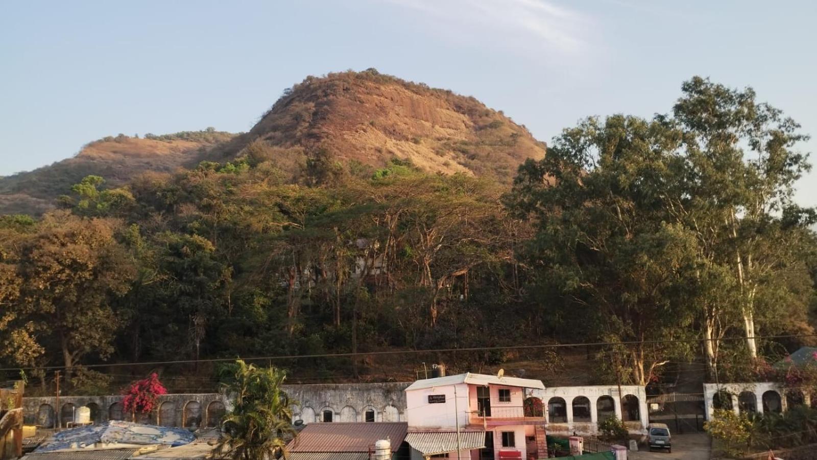 Blue Bell Homestay Lonavala Esterno foto