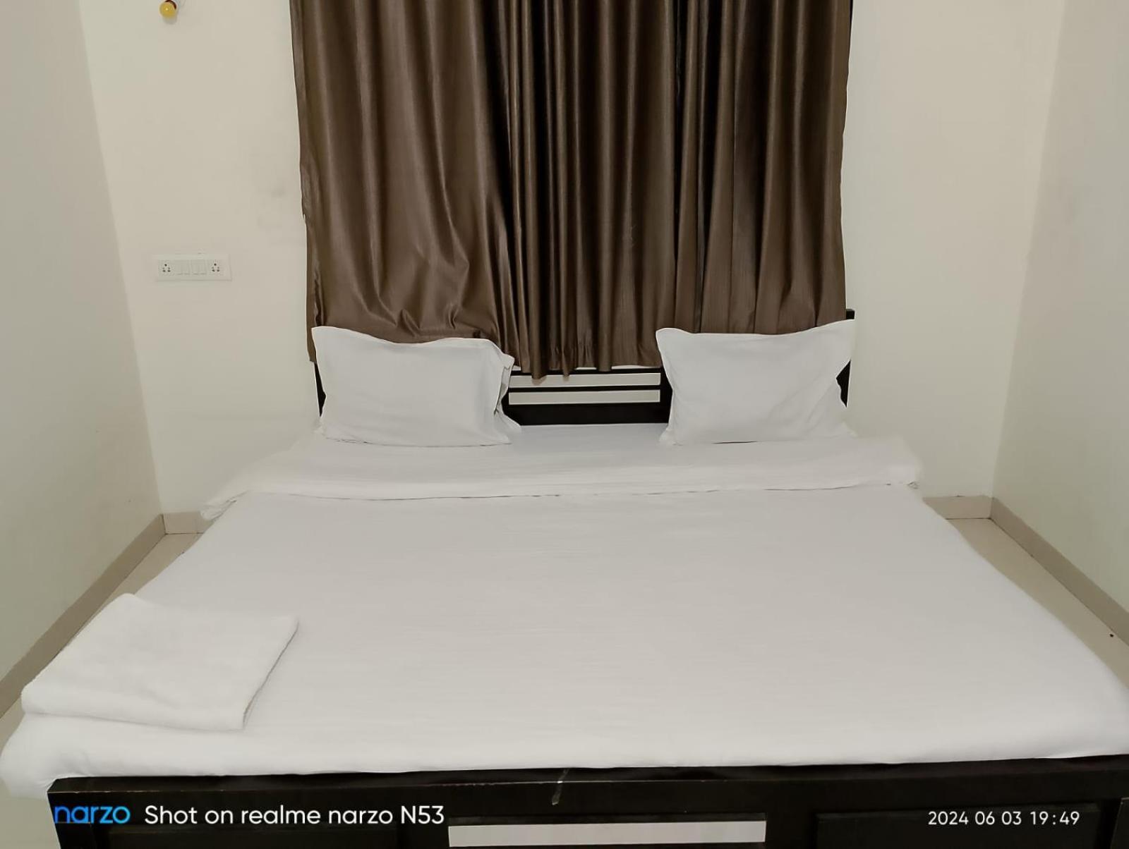 Blue Bell Homestay Lonavala Esterno foto