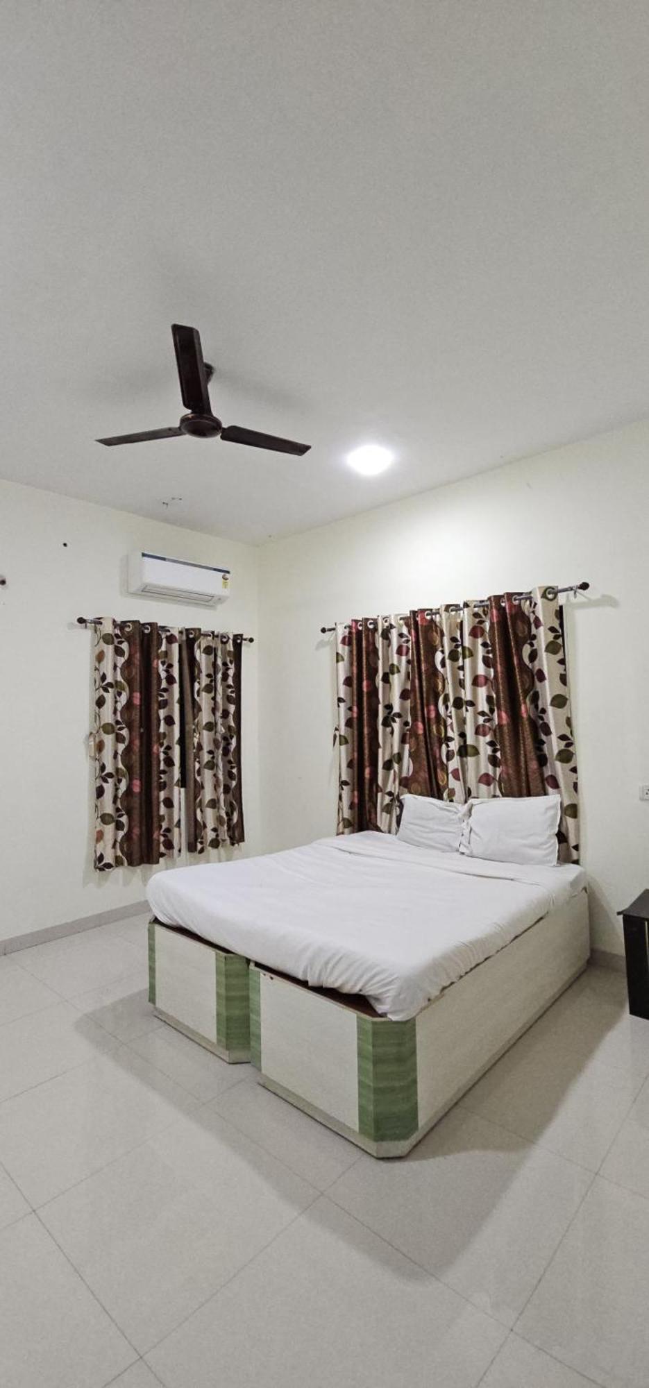 Blue Bell Homestay Lonavala Esterno foto