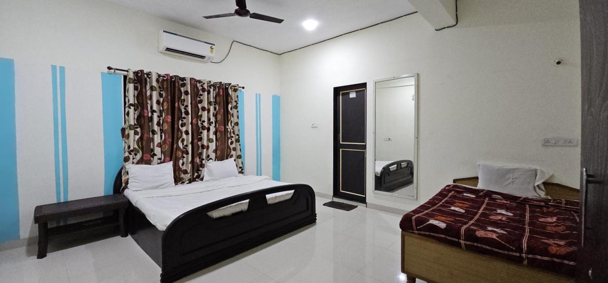 Blue Bell Homestay Lonavala Esterno foto