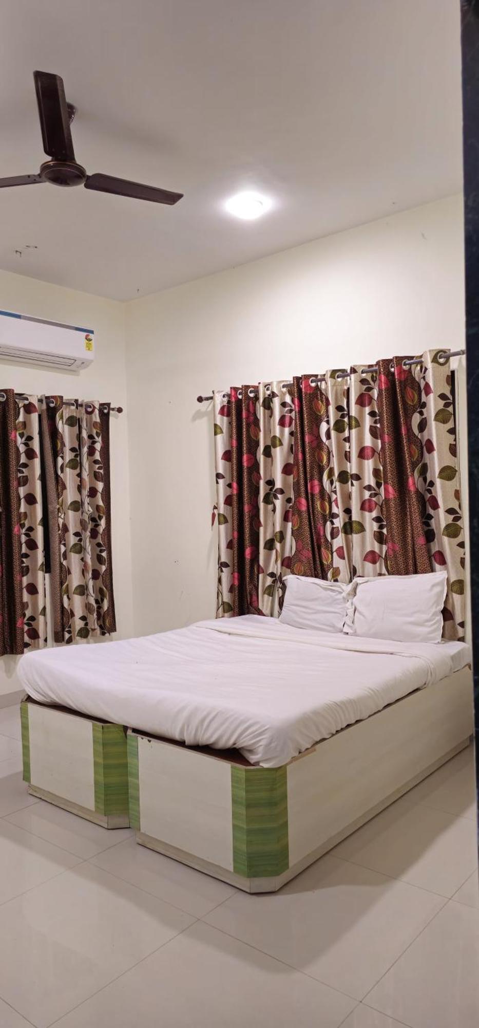 Blue Bell Homestay Lonavala Esterno foto