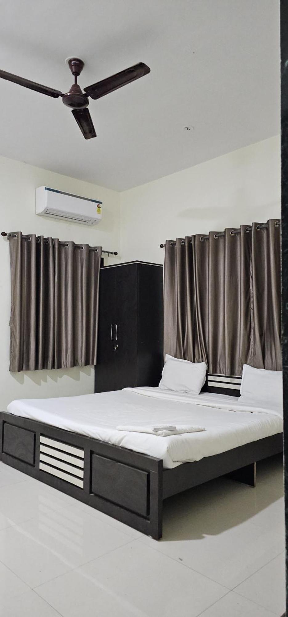Blue Bell Homestay Lonavala Esterno foto
