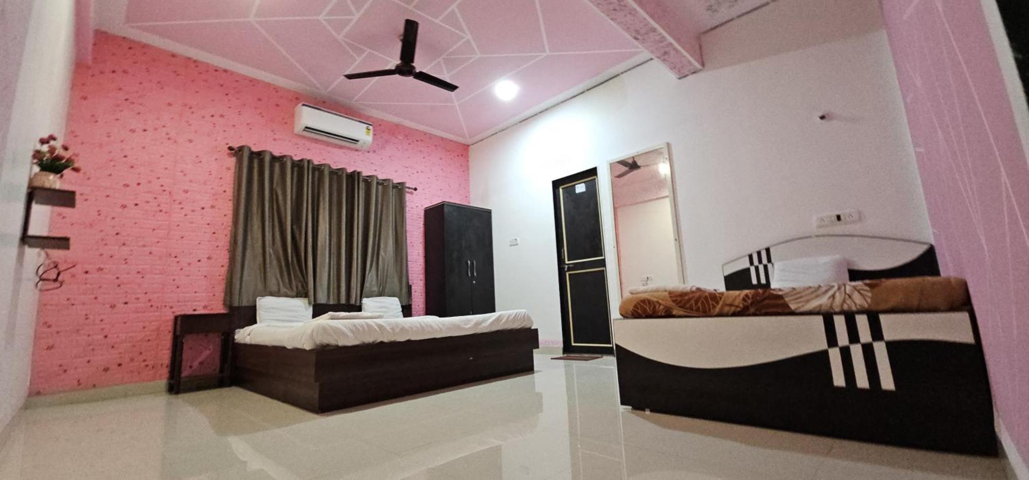 Blue Bell Homestay Lonavala Esterno foto
